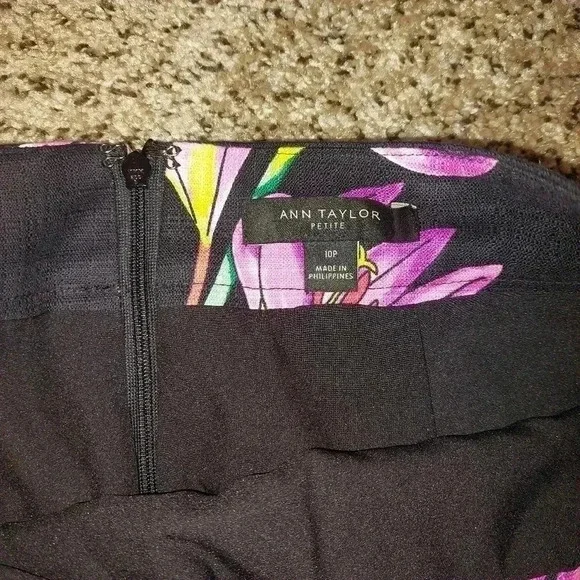 Ann Taylor Womens Pencil Straight Skirt Sz 10P Black Pink Floral Knee Length - Picture 4 of 6